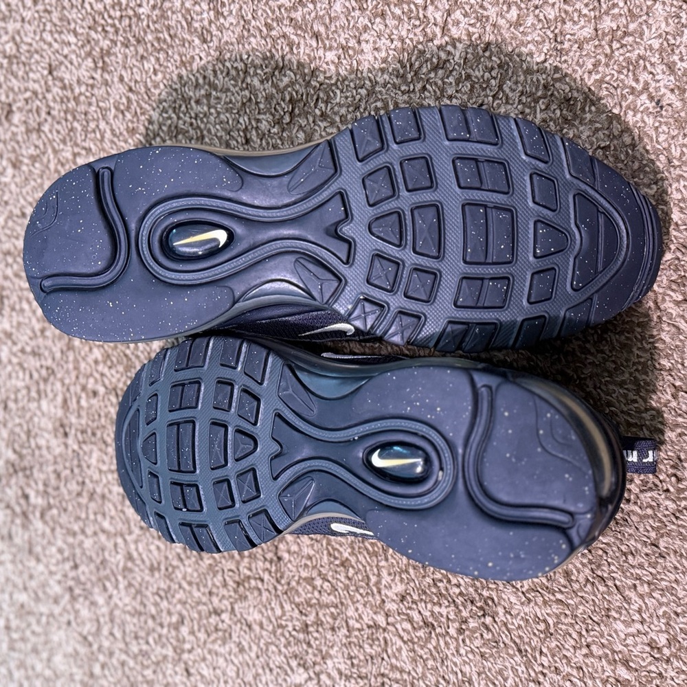 Nike Air Max 97 Black and Gray Shoes | Code 921522-011 size 7Y - Picture 7 of 8
